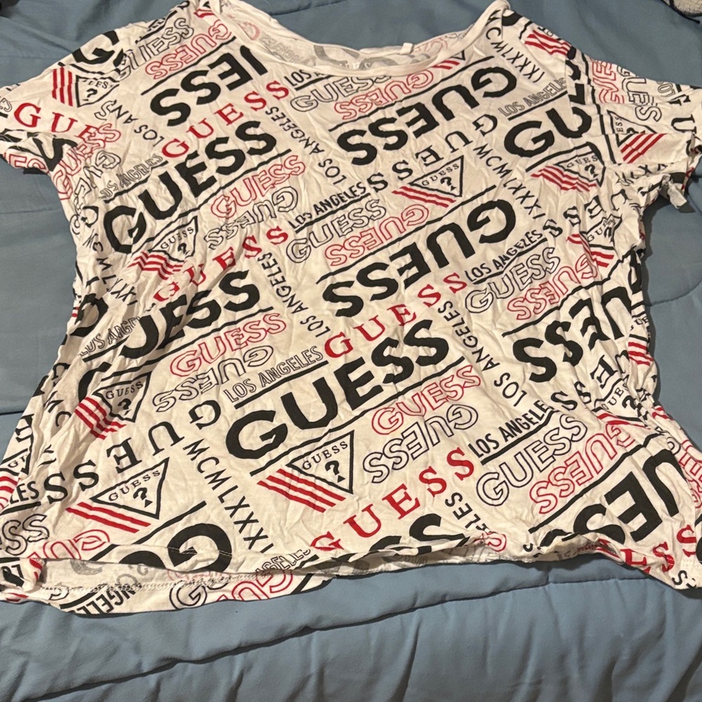 GUESS Women's Logo Print Tee - White and Red
